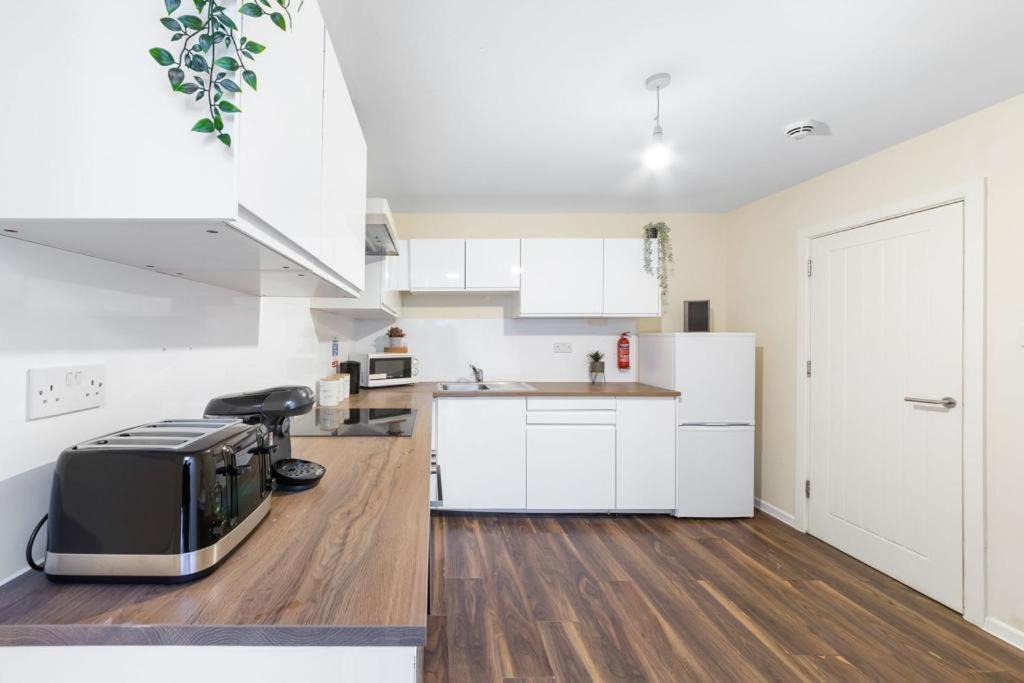 Isleworth Suites - Tw7 Esterno foto