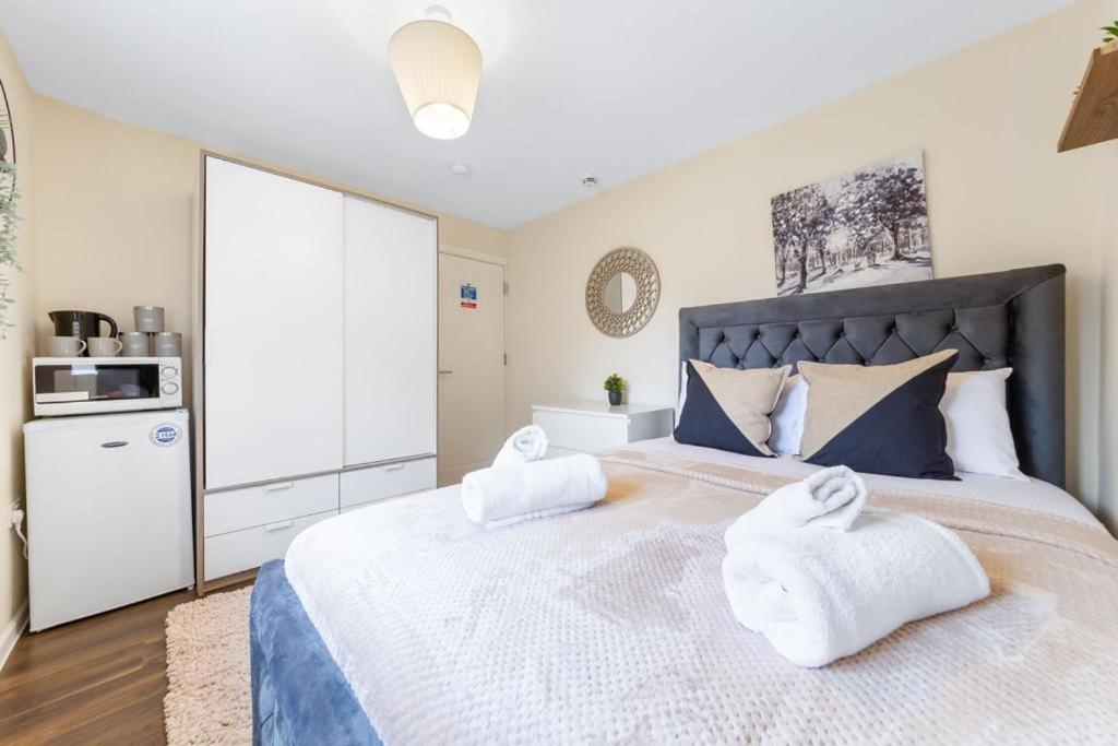 Isleworth Suites - Tw7 Esterno foto