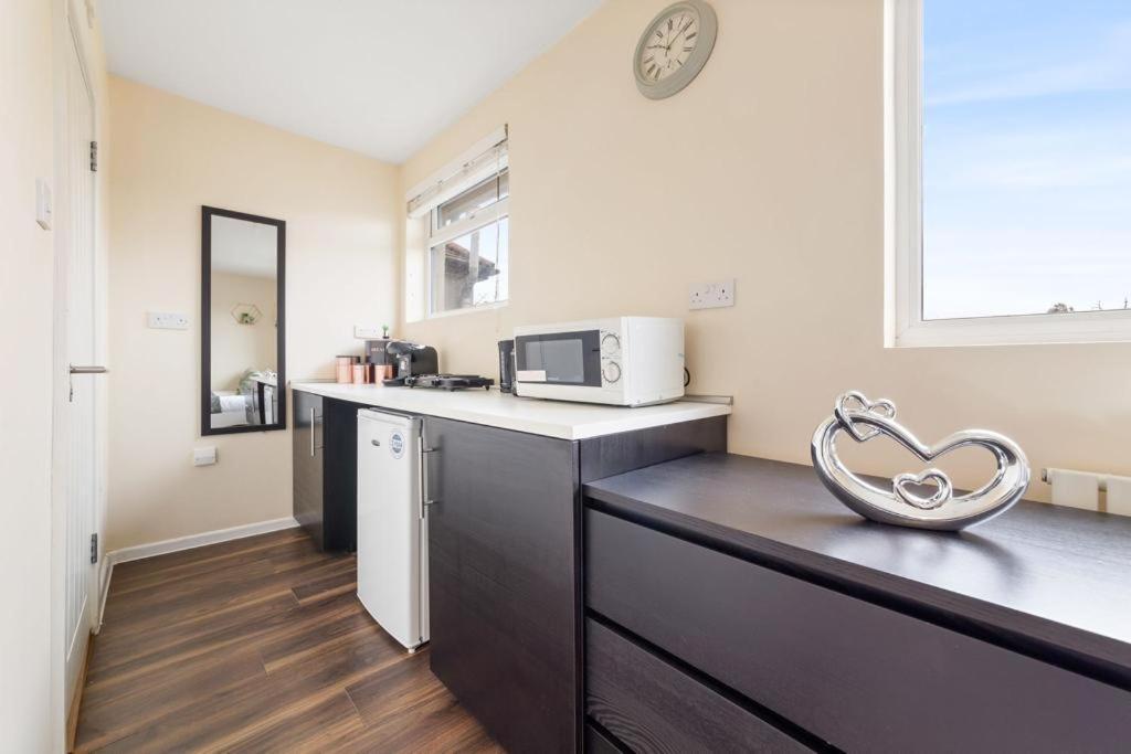 Isleworth Suites - Tw7 Esterno foto