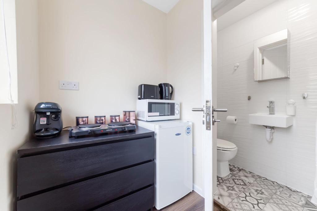 Isleworth Suites - Tw7 Esterno foto