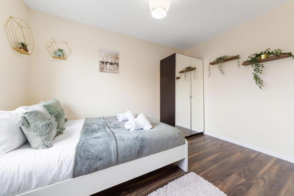 Isleworth Suites - Tw7 Esterno foto
