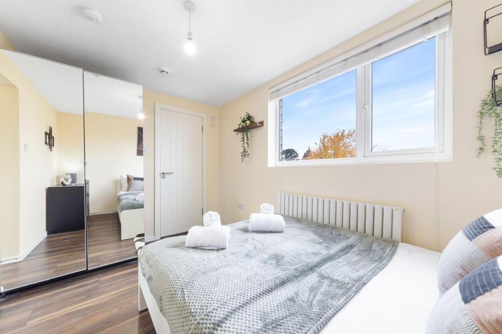 Isleworth Suites - Tw7 Esterno foto